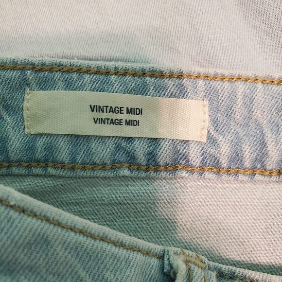 NWT Universal Thread Vintage Midi Light Blue Denim Shorts 6/28R - Picture 6 of 7